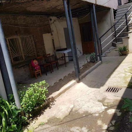 Vaniko'S Guesthouse Боржомі Екстер'єр фото